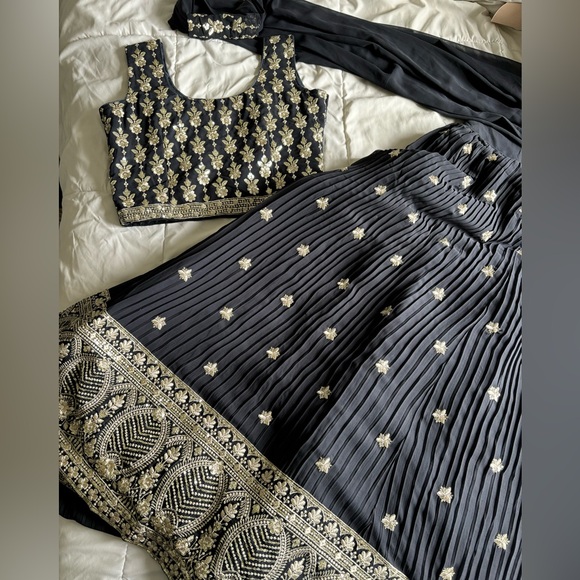 Stunning Navy Blue and silver Lehenga - Size S top & adjustable bottom Lengha - Picture 1 of 10
